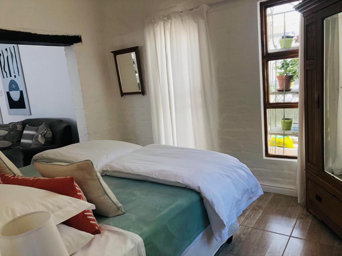 The Lily House Hotell Hermanus Exteriör bild