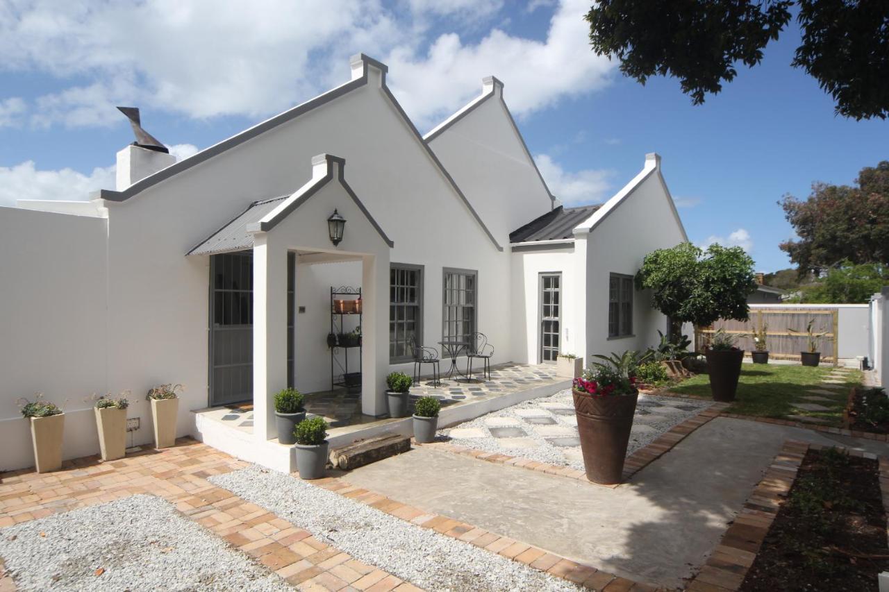 The Lily House Hotell Hermanus Exteriör bild